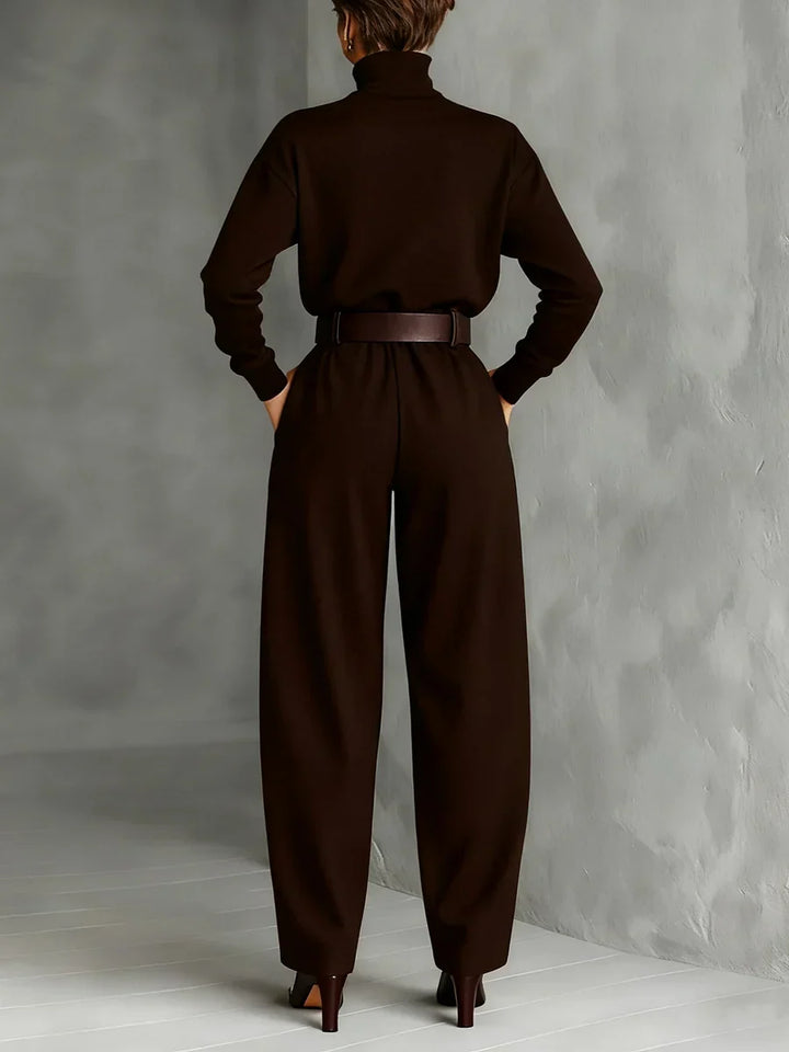 Sofía™ | Cuello Alto y Pantalón Recto