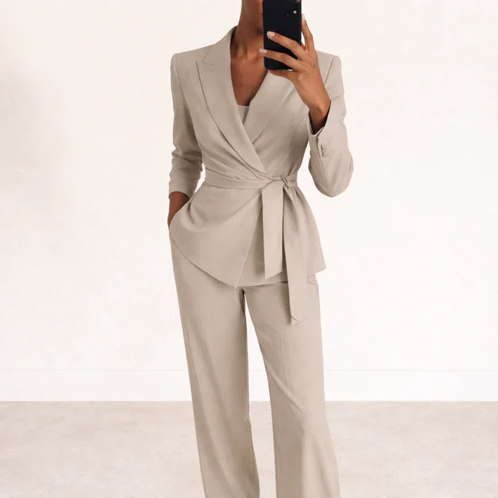 Rocío™ | Traje de dos piezas elegante