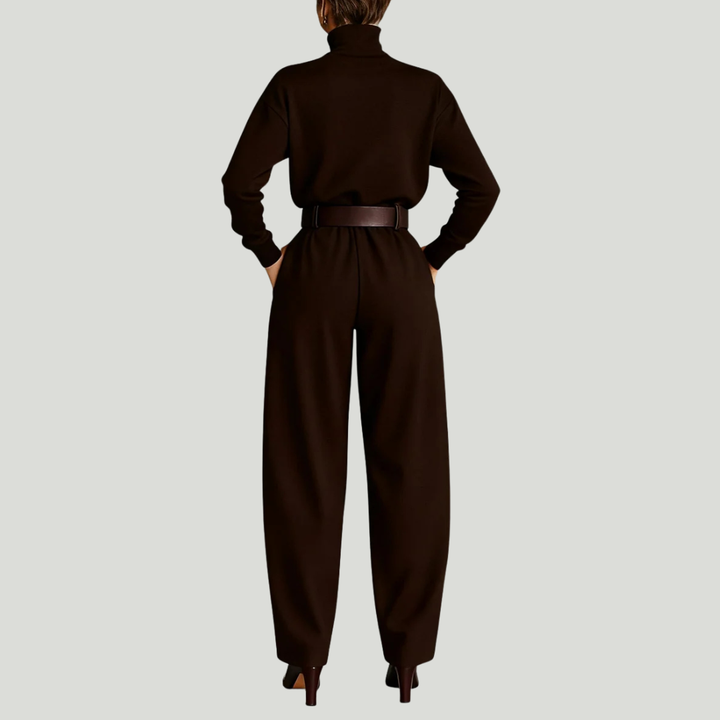 Sofía™ | Cuello Alto y Pantalón Recto